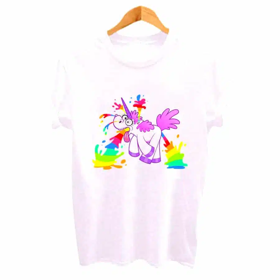UN T-SHIRT LICORNE FASHION ARC-EN-CIEL