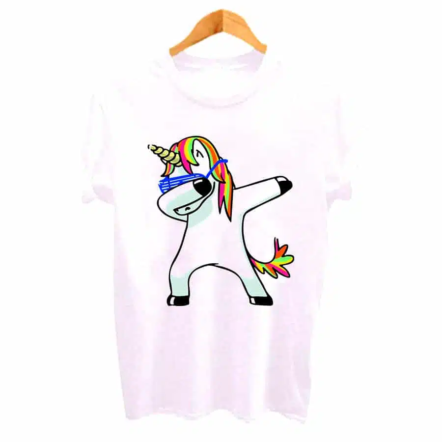 UN T-SHIRT LICORNE FASHION HIP HOP