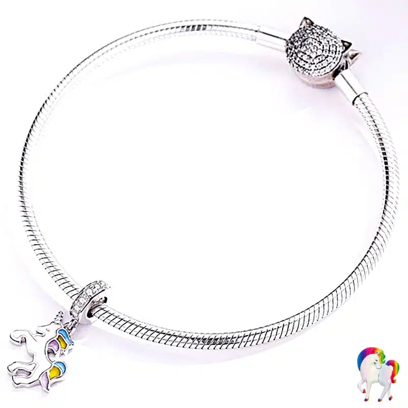 Pendentif licorne argent 925 - LICORNE CABRÉ sur un bracelet